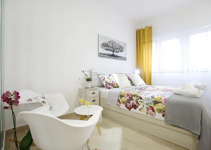 A'marie Self Check-in Apartment