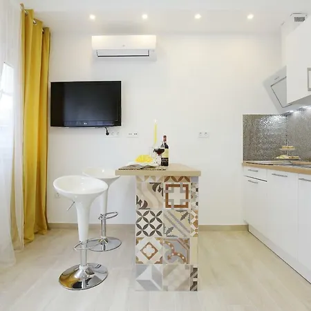 A'marie Self Check-in